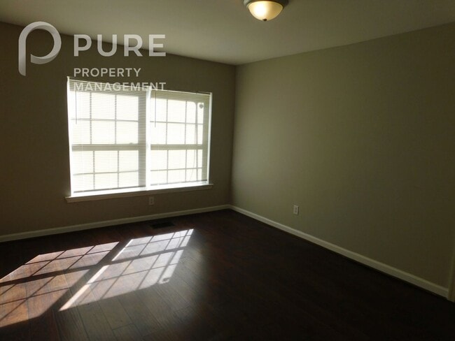 Building Photo - 5208 Highland Ave