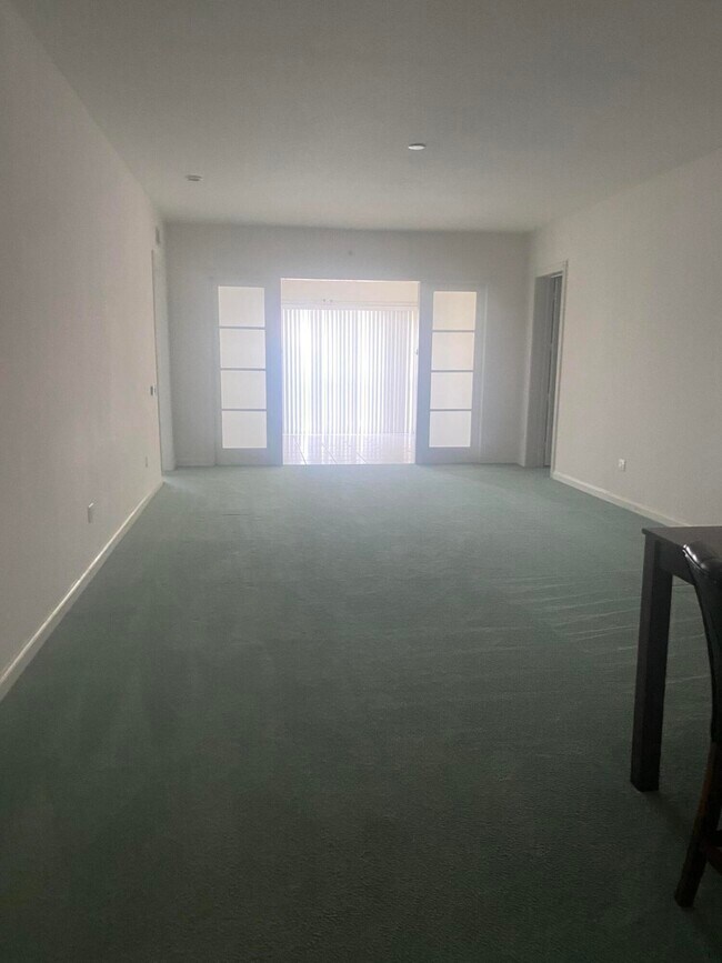 Building Photo - 1 Harbour Isle Dr E