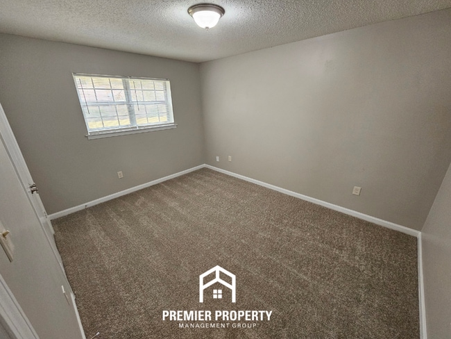 Building Photo - 5740 Fox Bend Ave