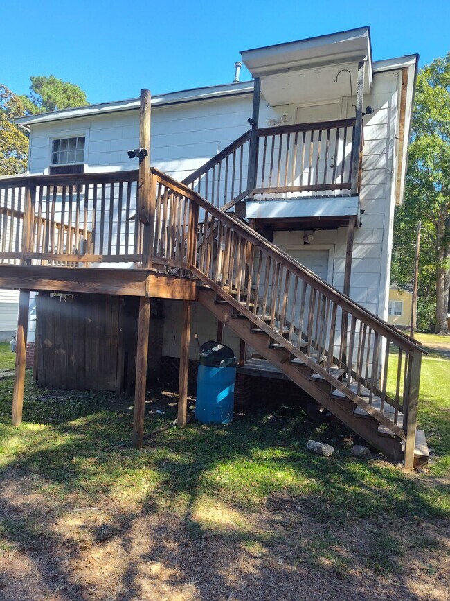 Building Photo - 3061 Oxford Ave