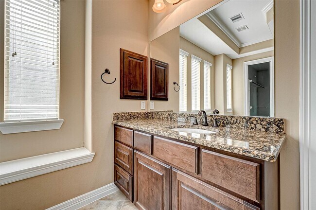 Building Photo - 2914 Cotswold Lane