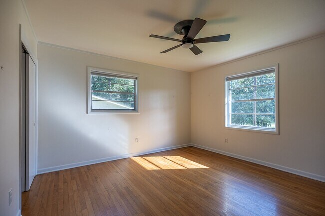 Building Photo - 559 Marsim Dr