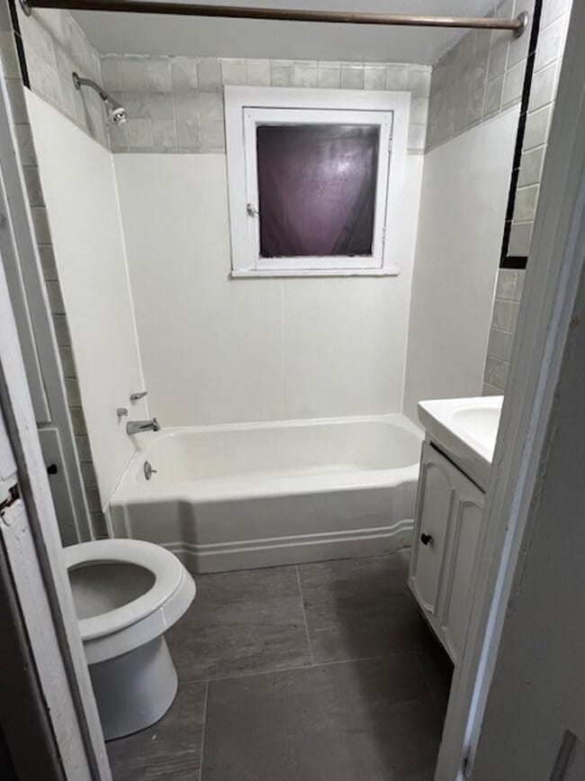 Building Photo - Three Bedroom Single Family House In Olean...