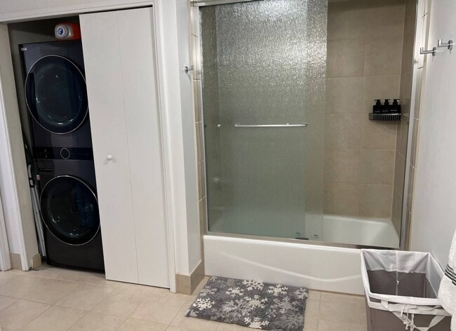 Building Photo - 909 Kapiolani Blvd