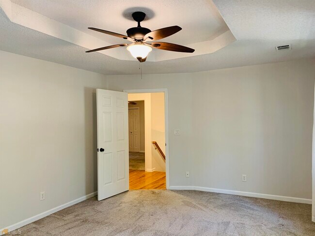 Building Photo - 210 Spring Forest Way
