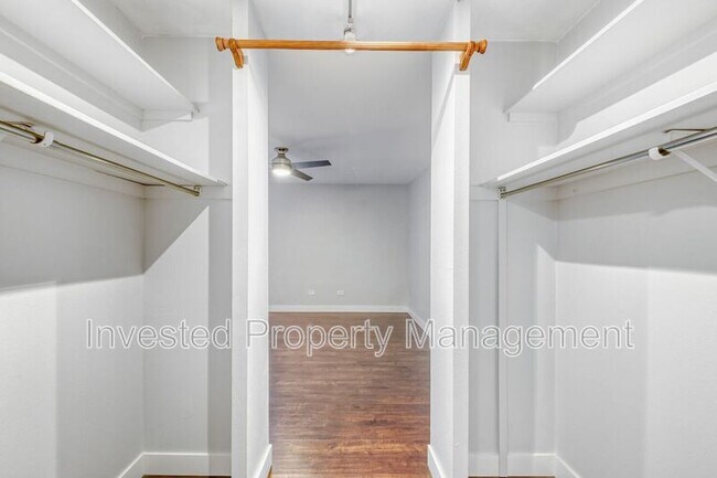 Building Photo - 700 N Washington St