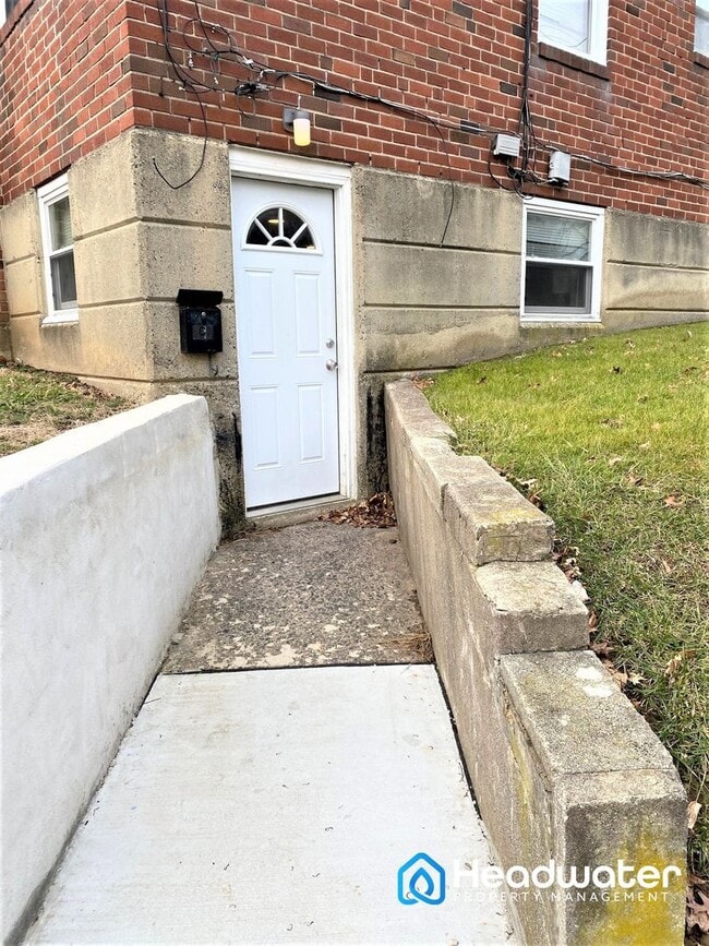 Building Photo - 3401 Berkley Ave