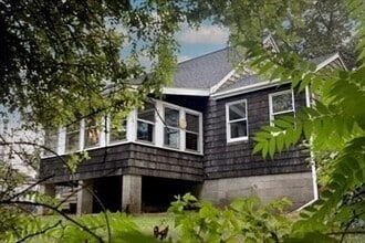 Building Photo - 37 Eames St