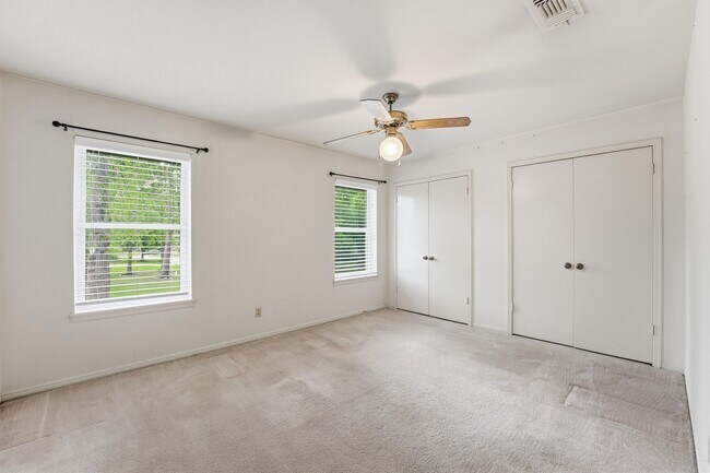 Building Photo - 8115 Theisswood Rd