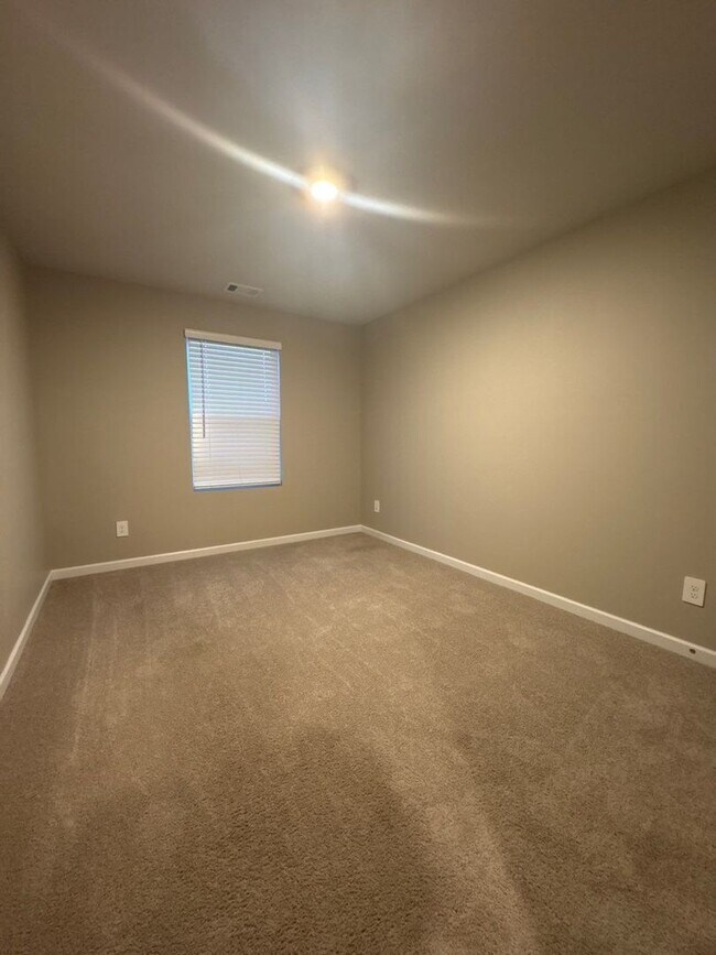 Building Photo - 4 Bedroom, 2.5 Bath and 2 Car Garage in Hartmann Crossing! $500 OFF FIRST FULL MONTH’S RENT!