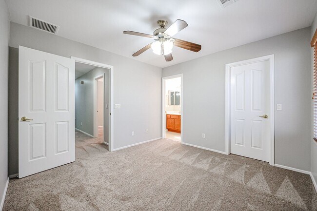 Building Photo - COMING SOON!! 3 bed 2.5 bath in most preferred Phoenix area