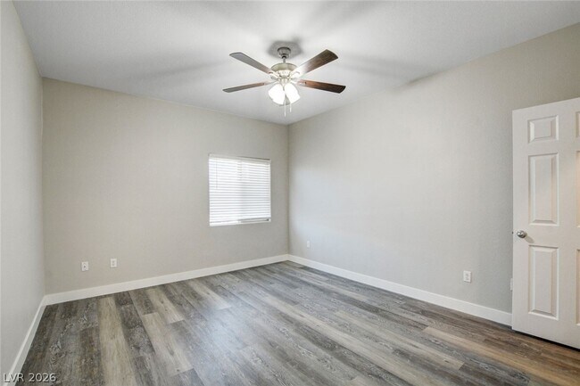 Building Photo - 7701 W Robindale Rd