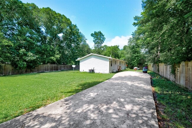Building Photo - 13703 Segrest Dr