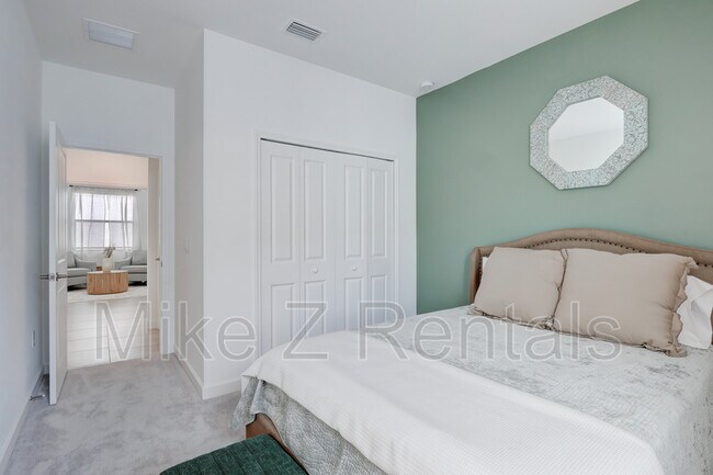 Building Photo - 18315 Ridgeline Dr