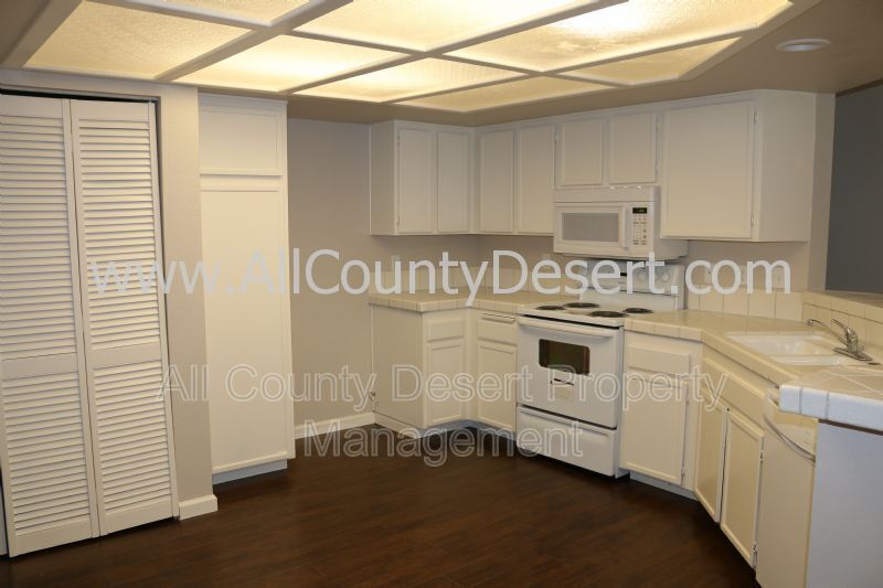 Building Photo - 52020 Avenida Mendoza