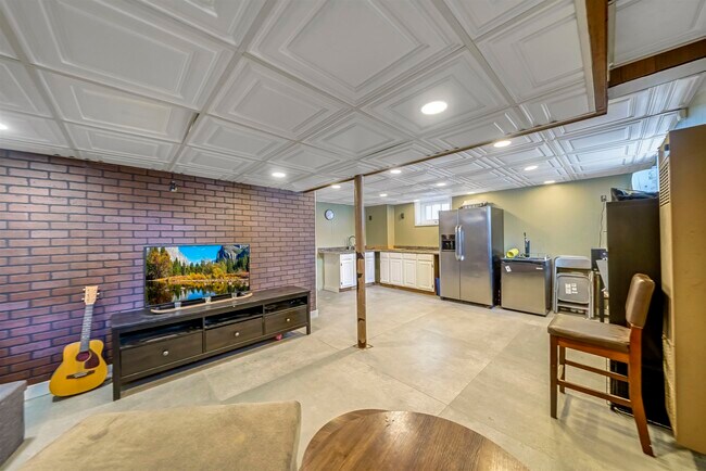 Building Photo - 12 Pavonia Ct