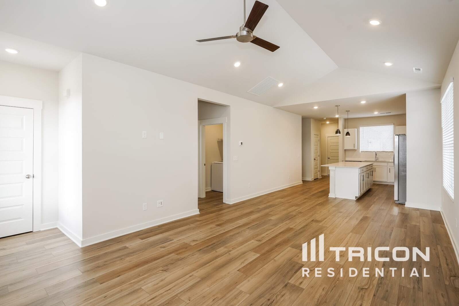 Building Photo - 6405 Lake Run Ct