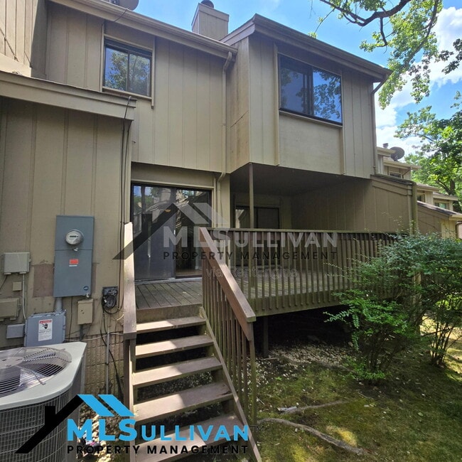 Building Photo - 4100 Five Oaks Dr