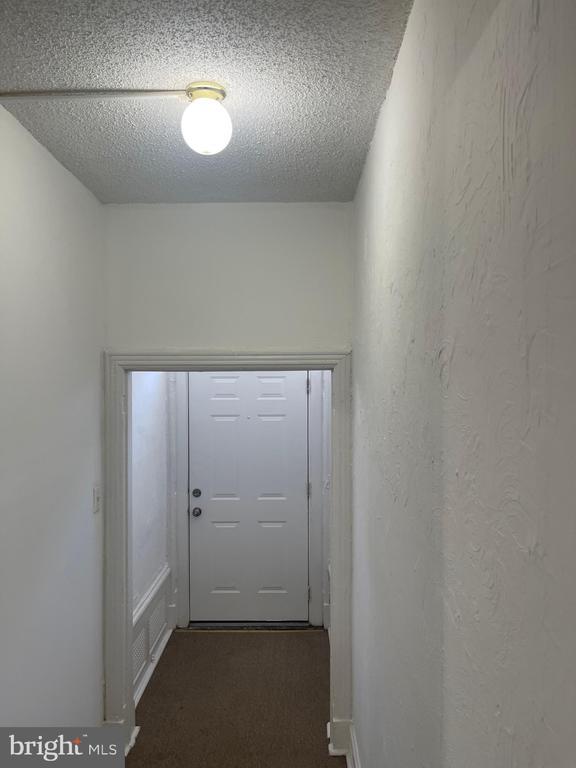 Building Photo - 1321 N Hollywood St