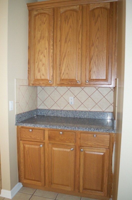 Building Photo - 6220 Hedgesparrows Ln