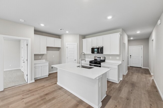 Building Photo - 8517 E Fort Worth St