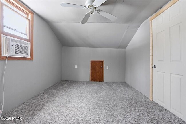 Building Photo - 209 Urban Rd