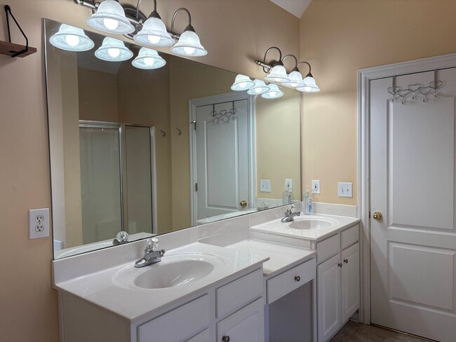 Building Photo - 945 College Pl Ct NW