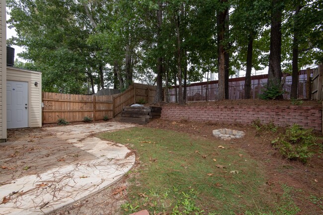 Building Photo - Chinook Street Townhome