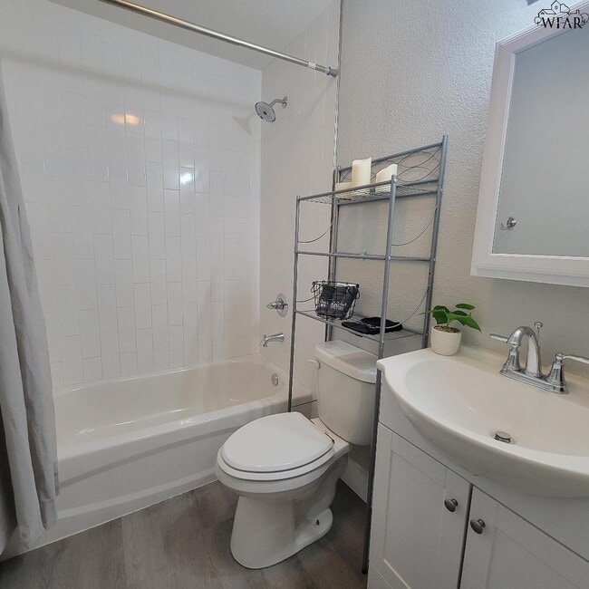 Building Photo - 1309 Harvey Dr