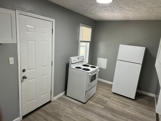 Building Photo - 1911 Morgantown Ave