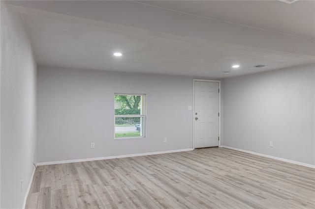 Building Photo - 209 Pecan St