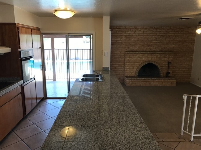 Building Photo - Tempe 3 Bed, 2 Bath - Pool and Single Story