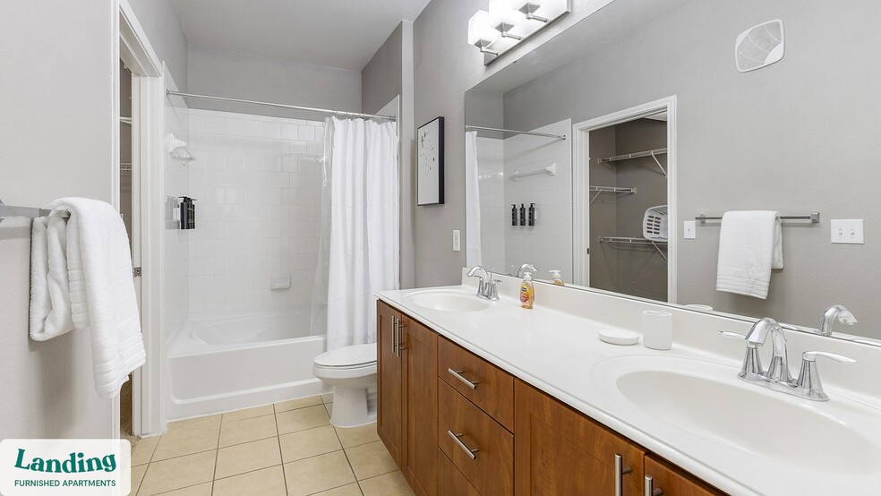 Building Photo - 15777 Quorum Dr