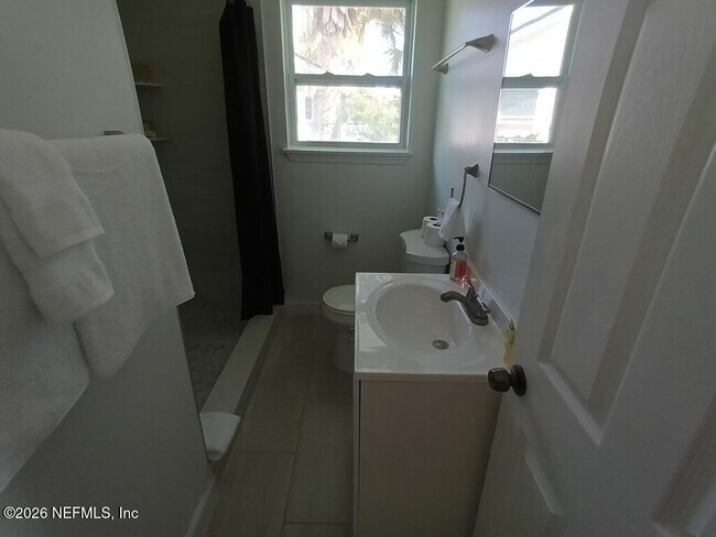 Building Photo - 215 Oleander St