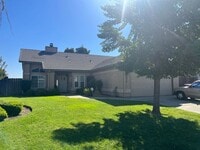 Building Photo - Beautiful Remodel Home in Peggy Heller Sch...