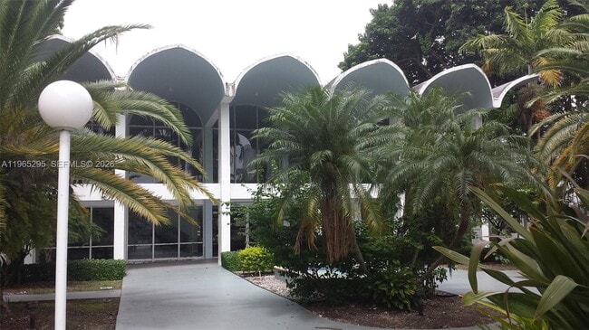 Building Photo - 492 NW 165th St