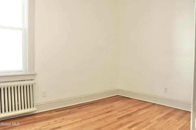 Building Photo - 628 N Pearl St