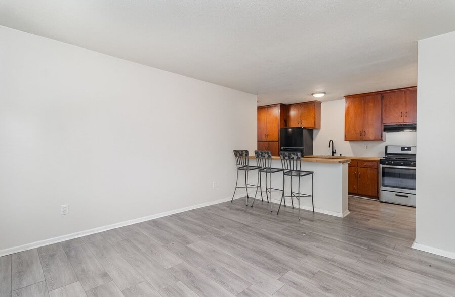 Building Photo - 2017 Commerce Blvd