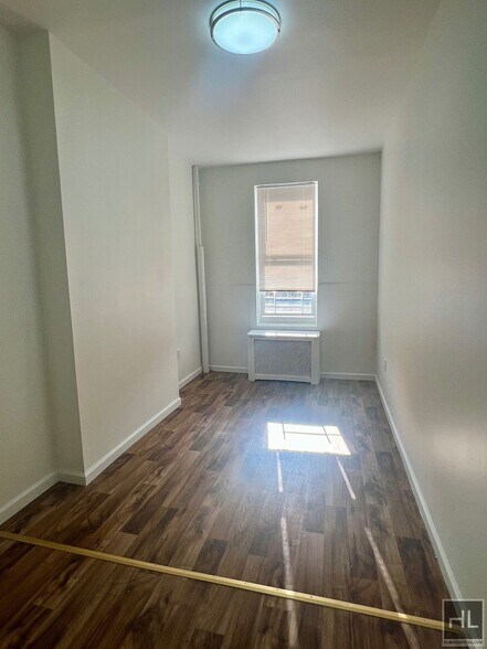 Building Photo - 3BR 1BA Sunny & Renovated w/ Shared Backyard In Flatbush