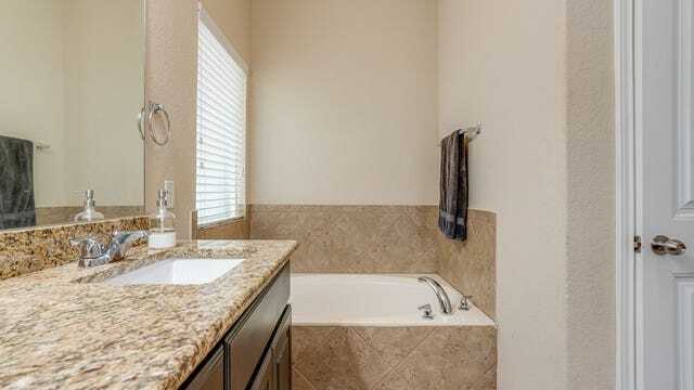 Building Photo - 12310 Red Maple Way