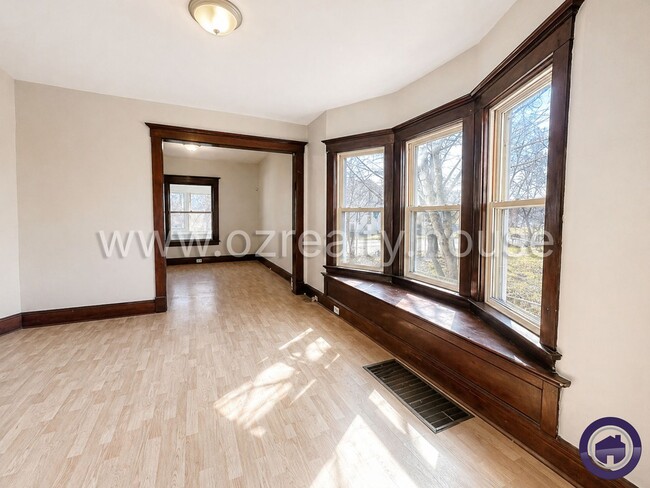 Building Photo - 1031 N Michigan St