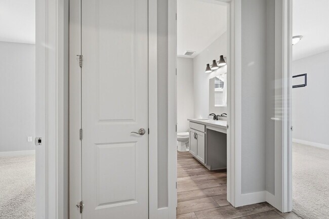 Building Photo - $3,040.95, $300 off the first month's rent, 3 Beds - 2 Bath, Single Family Home in Dacono with 3-...