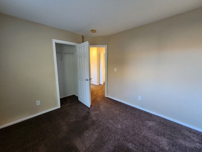 Building Photo - Lovely 3-Bedroom Home in a cul-de-sac