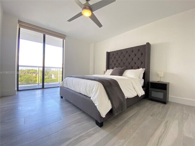 Building Photo - 20515 E Country Club Dr