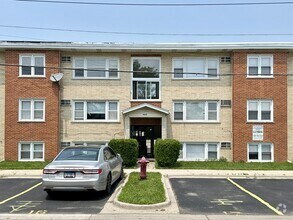 Building Photo - 9620 Ivanhoe Ave
