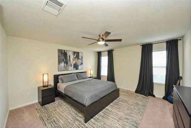 Building Photo - 10803 Dover White Dr