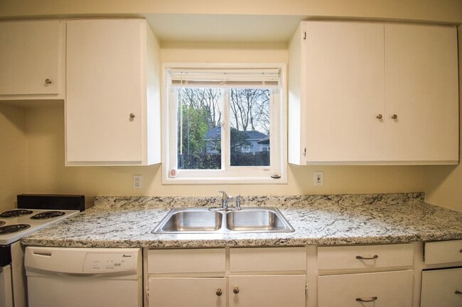 Building Photo - KIL-2121-2125