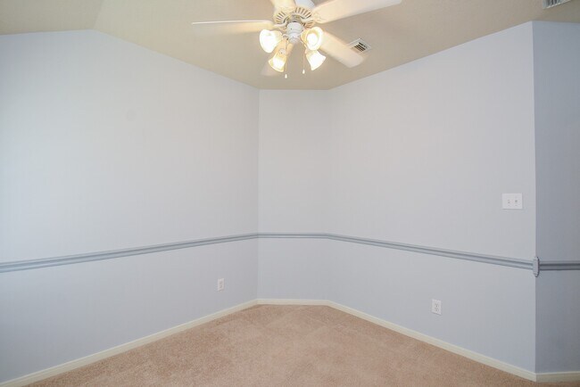 Building Photo - 3807 Belmont Turn