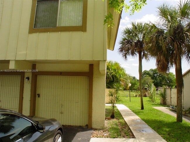 Primary Photo - 5834 NW 21st St