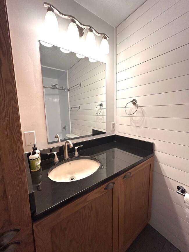 Building Photo - Beautifully Renovated 3BR Home in Summerville